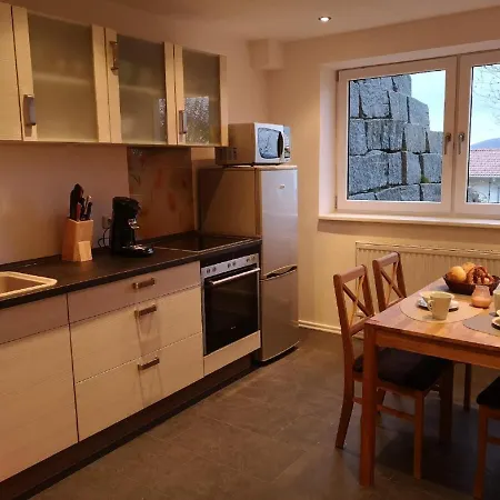 Ferienwohnung Ziegelfeld شقة *